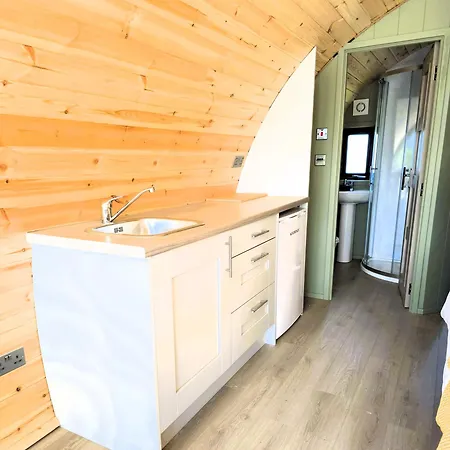 Lodge Nadur Pods